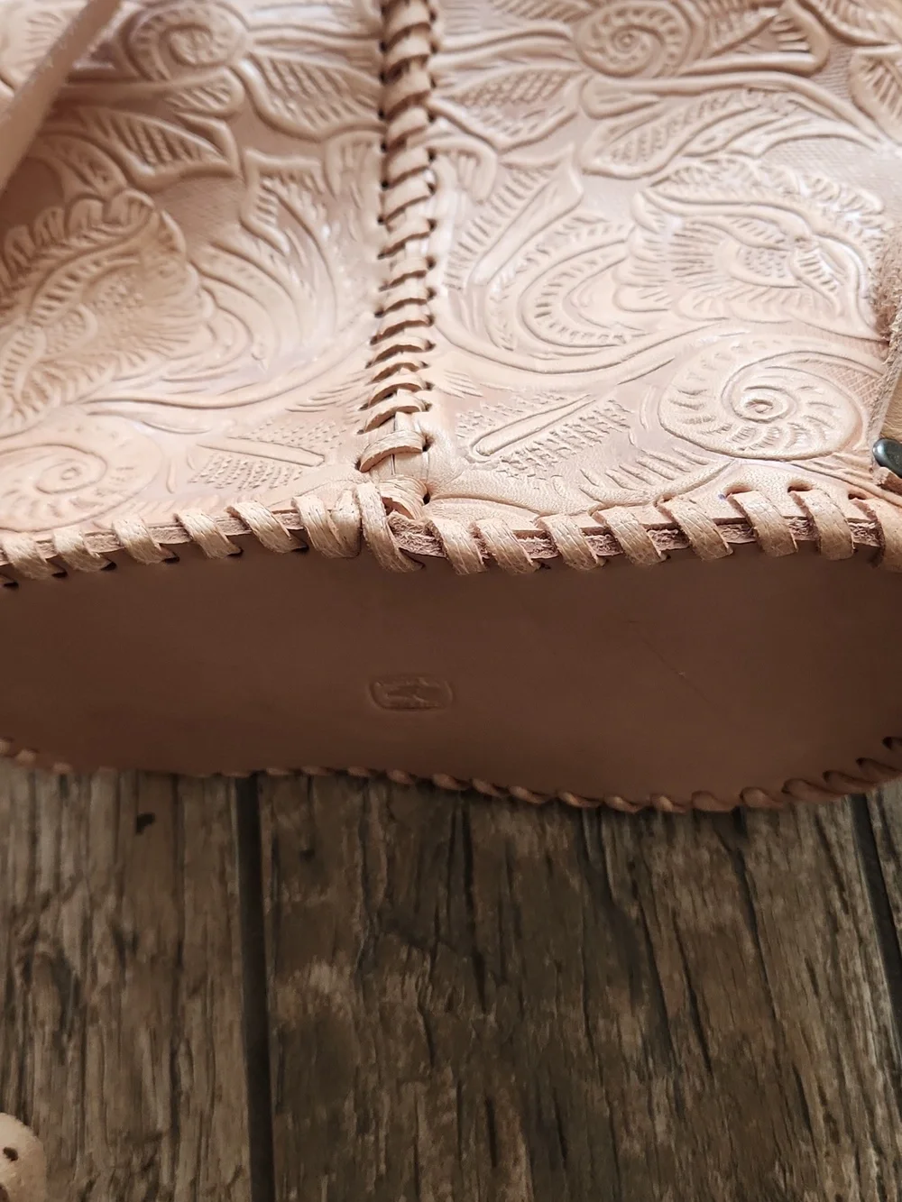 Handmade and hand tooled backpack “Frida Kahlo “ collection limited edition - Picture 3 of 5